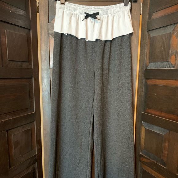 PatPat Yoga Pant Wide Leg with Ruffle - drawstring top - dark grey XL NWT - Picture 3 of 7